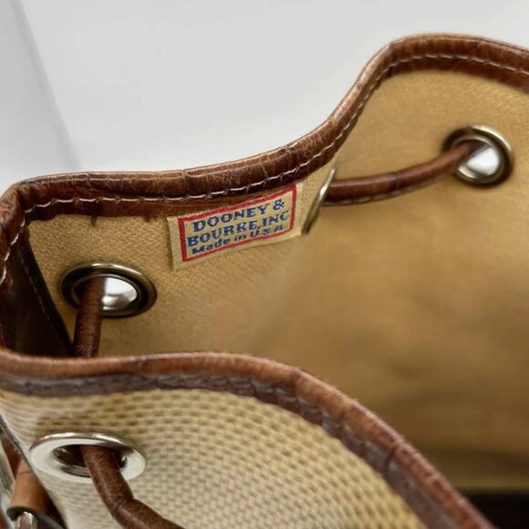 RARE Vintage Dooney & Bourke Drawstring Bucket Bag Crocodile - Picture 3 of 5